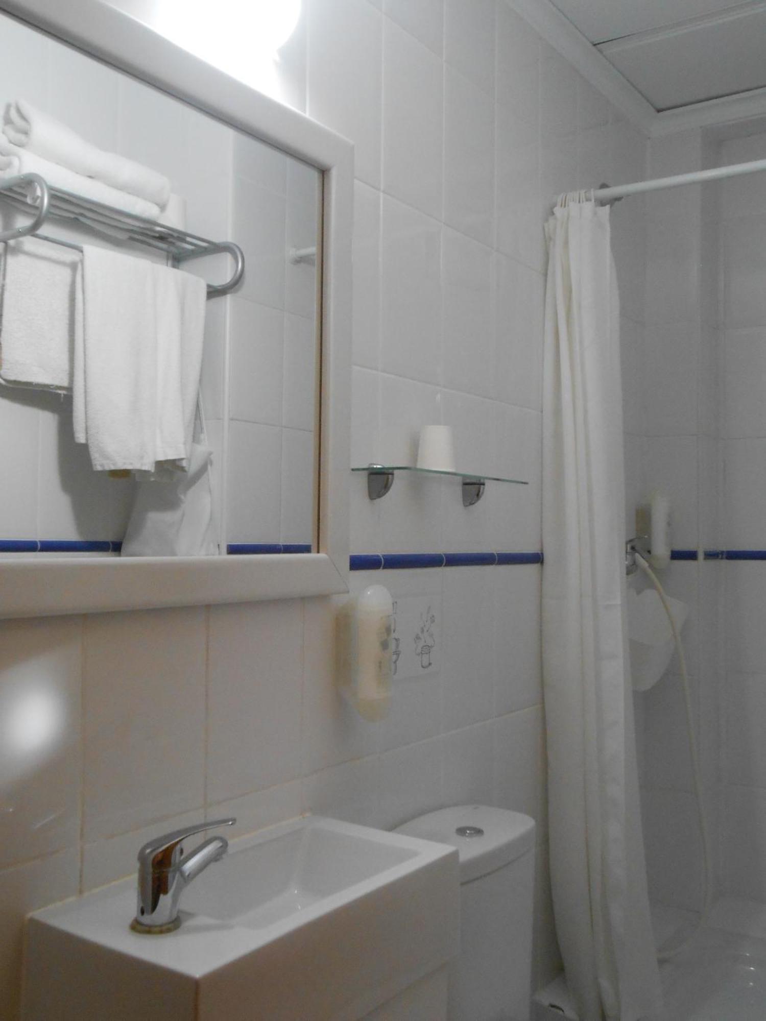Hostal El Callejon Tarragona Dış mekan fotoğraf