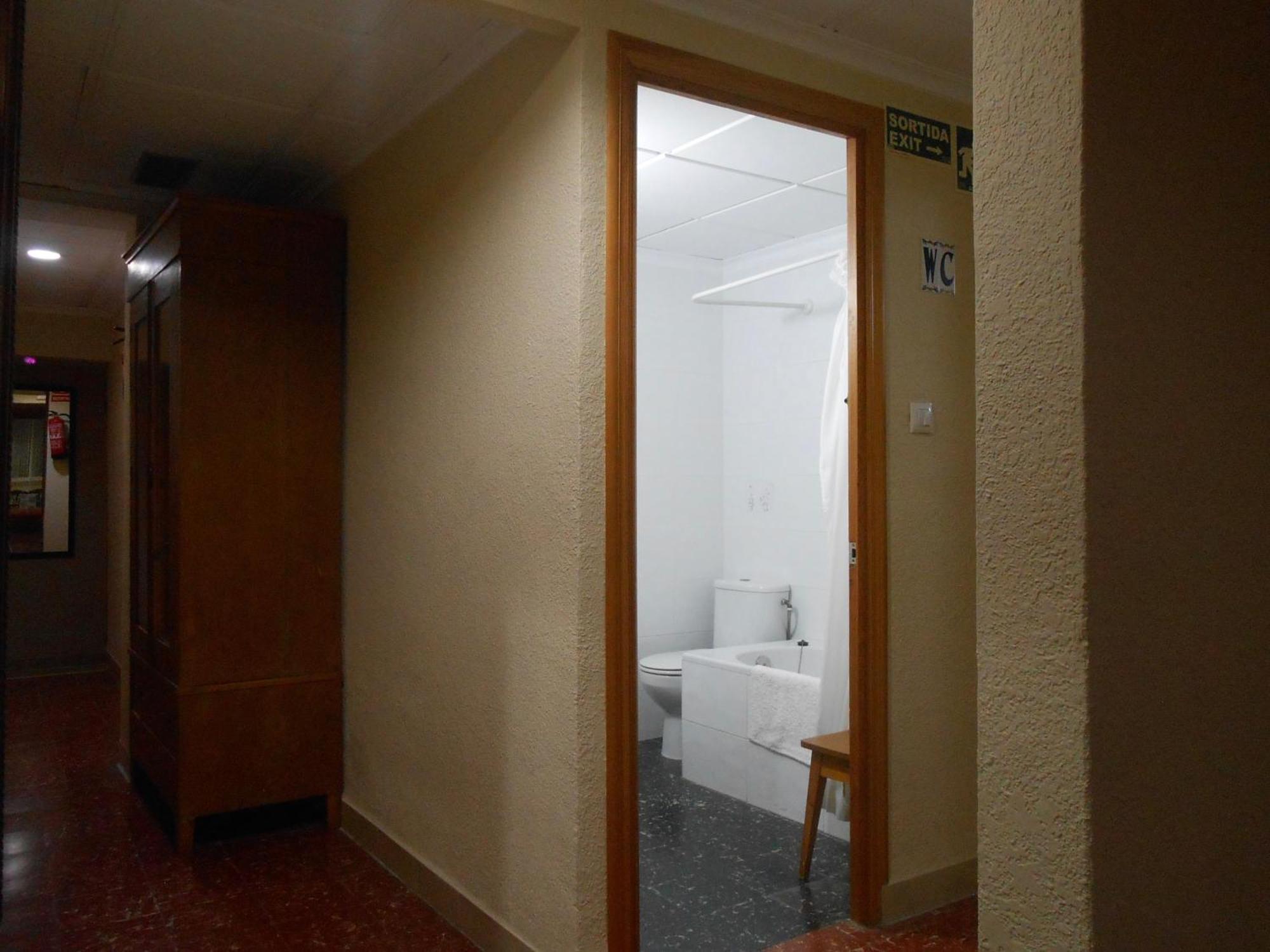 Hostal El Callejon Tarragona Dış mekan fotoğraf