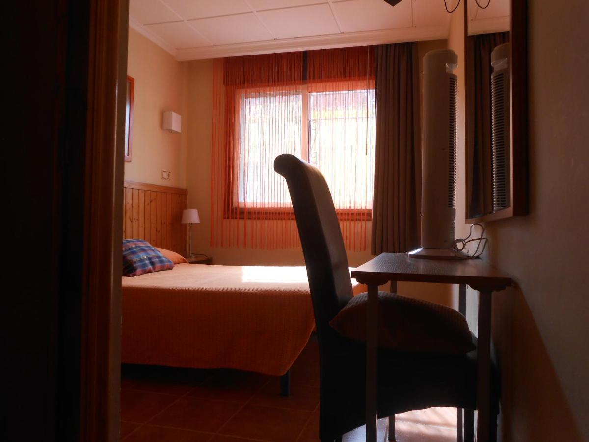 Hostal El Callejon Tarragona Dış mekan fotoğraf